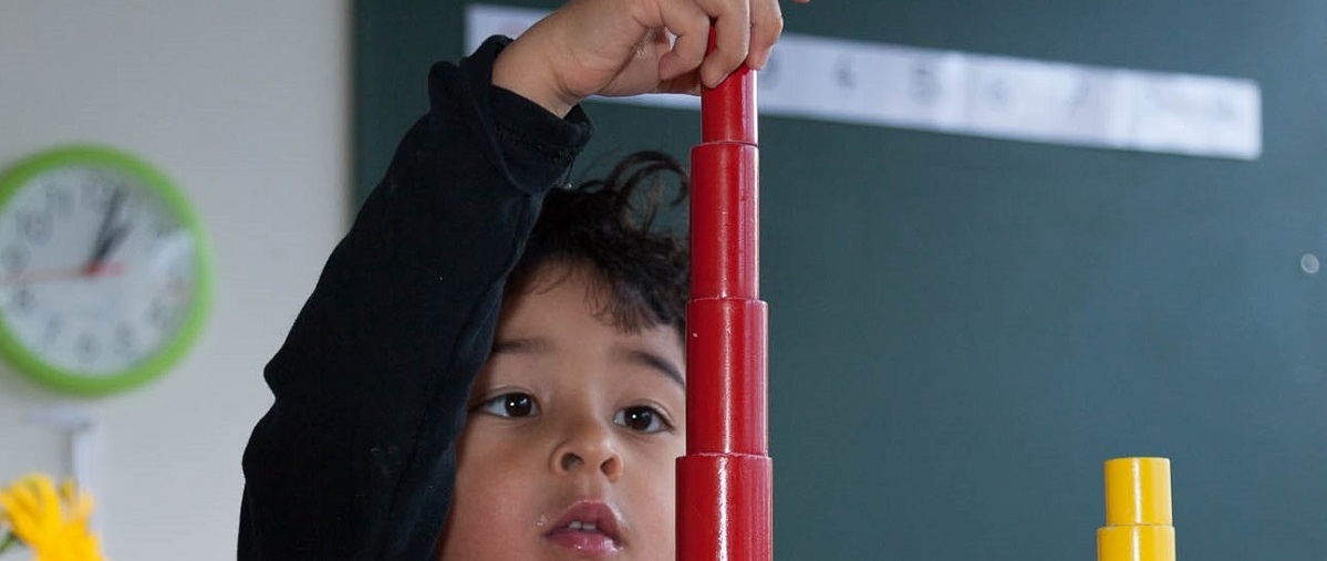 cylindres colorés Montessori formation Montessori des enseignants